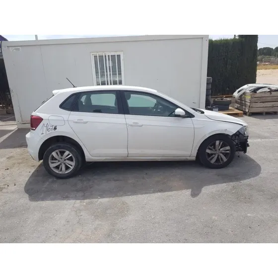 VOLKSWAGEN POLO '2018 ADVANCE BLANCO