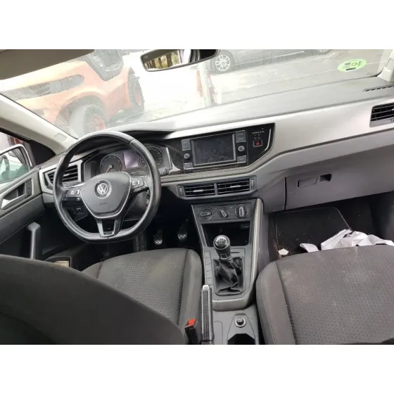 VOLKSWAGEN POLO '2018 ADVANCE BLANCO