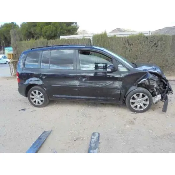 VOLKSWAGEN TOURAN (1T1) '2006 ADVANCE NEGRA