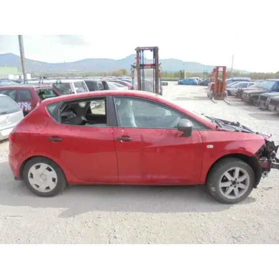 SEAT IBIZA (6J5) '2013 REFERENCE ROJO