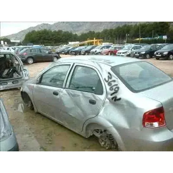 DAEWOO KALOS '2002 1.4 SR GRIS