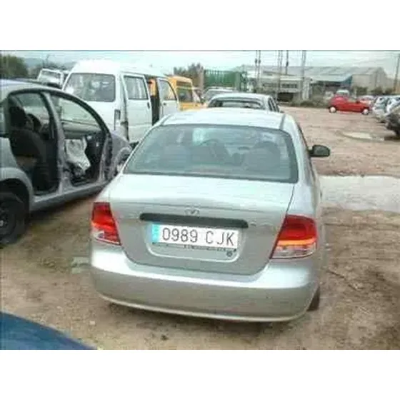 DAEWOO KALOS '2002 1.4 SR GRIS