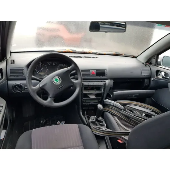 SKODA OCTAVIA BERLINA (1U2) '2003 AMBIENTE GRIS
