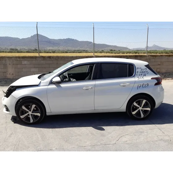 Peugeot 308 II (LB_, LP_, LW_, LH_, L3_) 2013