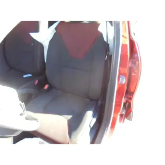 RENAULT CLIO IV '2014 AUTHENTIQUE ROJO