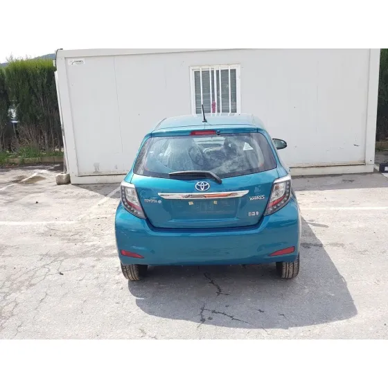 TOYOTA YARIS '2012 ACTIVE HYBRID VERDE
