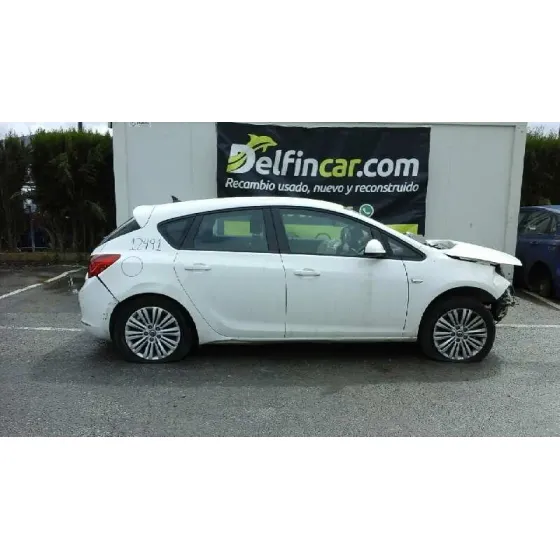 OPEL ASTRA J LIM. '2015 TECHNO BLANCO