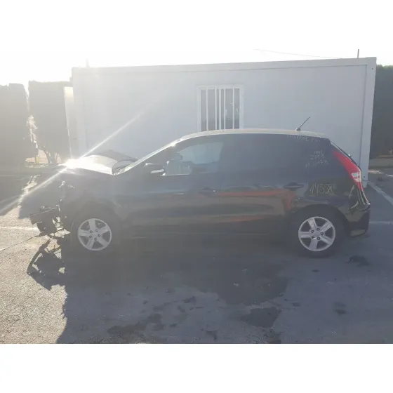 HYUNDAI I30 '2011 CLASSIC NEGRO