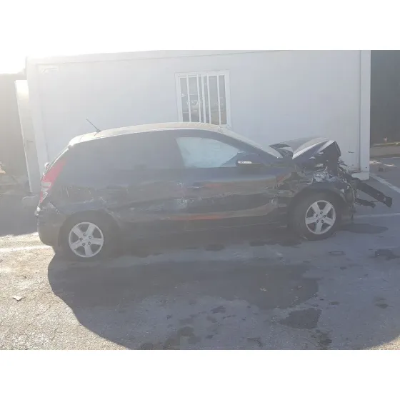 HYUNDAI I30 '2011 CLASSIC NEGRO