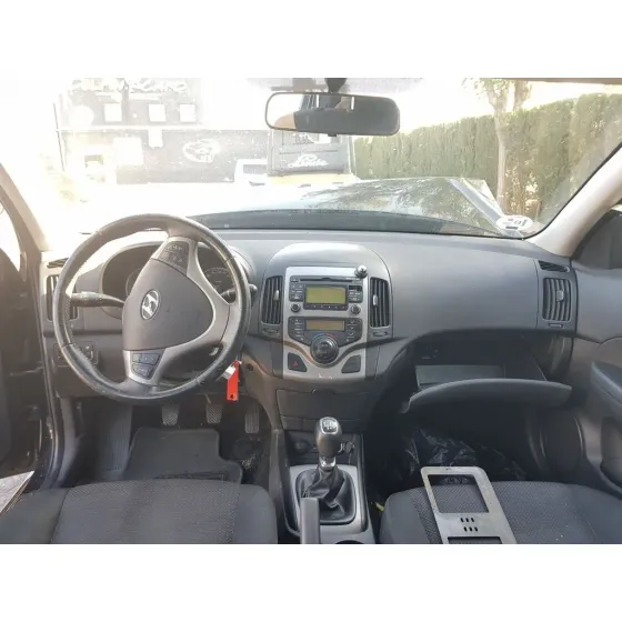 HYUNDAI I30 '2011 CLASSIC NEGRO