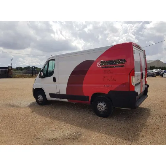 PEUGEOT BOXER FURGON '2021 330 L1H1 PREMIUM BLUEHDI 120 START&STOP BLANCO/ROJO