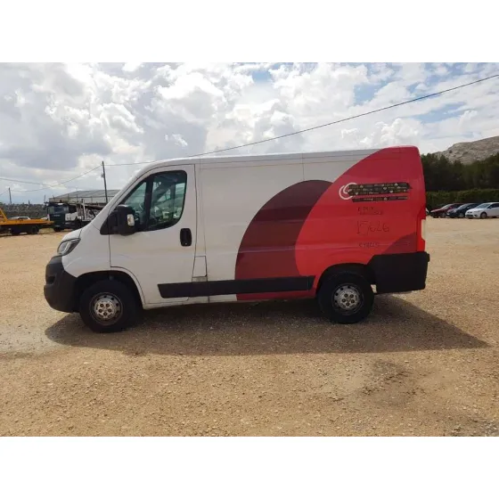 PEUGEOT BOXER FURGON '2021 330 L1H1 PREMIUM BLUEHDI 120 START&STOP BLANCO/ROJO