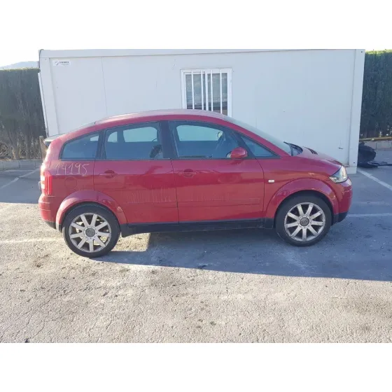 AUDI A2 (8Z) '2002 1.6 FSI ROJO