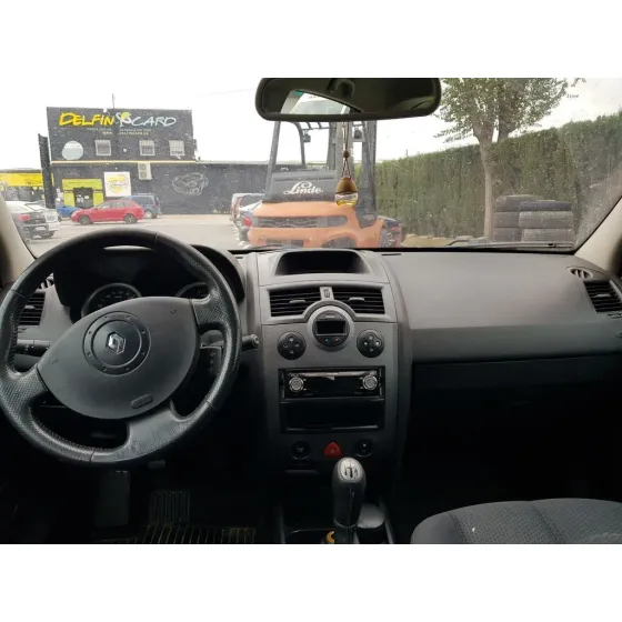 RENAULT MEGANE II BERLINA 5P '2004 AUTHENTIQUE NEGRO