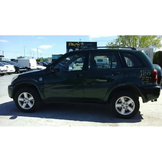 TOYOTA RAV 4 (A2) '2004 2.0 D-4D EXECUTIVE 4X4 (2003->) VERDE