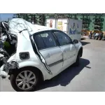 RENAULT MEGANE II BERLINA 5P RENAULT MEGANE II BERLINA 5P '2005 CONFORT EXPRESSION BLANCO 2005