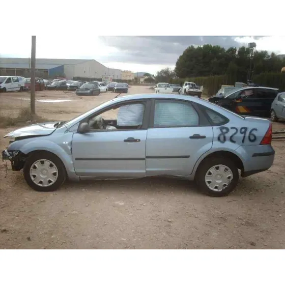 FORD FOCUS BERLINA (CAP) '2005 GHIA AZUL CLARO