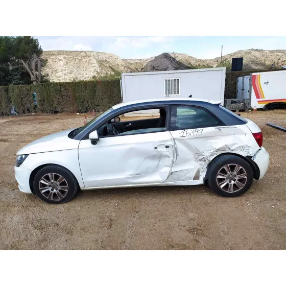AUDI A1 (8X) '2011 ATTRACTION BLANCO