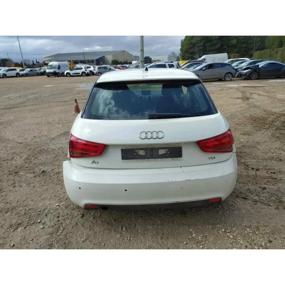 AUDI A1 (8X) '2011 ATTRACTION BLANCO