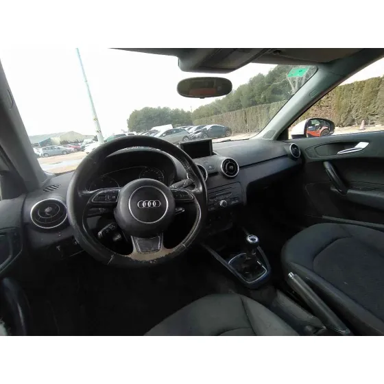AUDI A1 (8X) '2011 ATTRACTION BLANCO