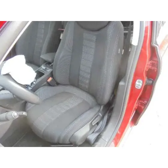 PEUGEOT 308 '2015 ACCESS ROJO
