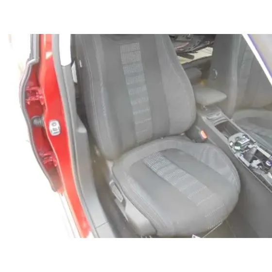 PEUGEOT 308 '2015 ACCESS ROJO