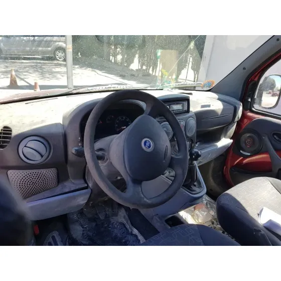 FIAT DOBLO CARGO (223) '2004 1.9 JTD SX FURG. PANORAMA ROJO