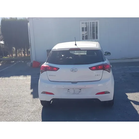 HYUNDAI I20 '2015 CLASSIC BLANCO