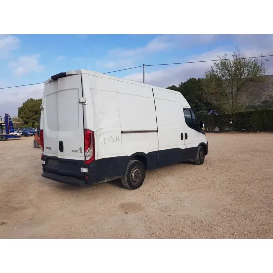 IVECO DAILY KA '2015 CAJA CERRADA GRAN ESPACIO 35S... BATALLA 3300 BLANCO