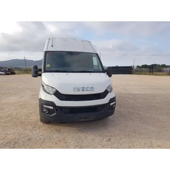 IVECO DAILY KA '2015 CAJA CERRADA GRAN ESPACIO 35S... BATALLA 3300 BLANCO