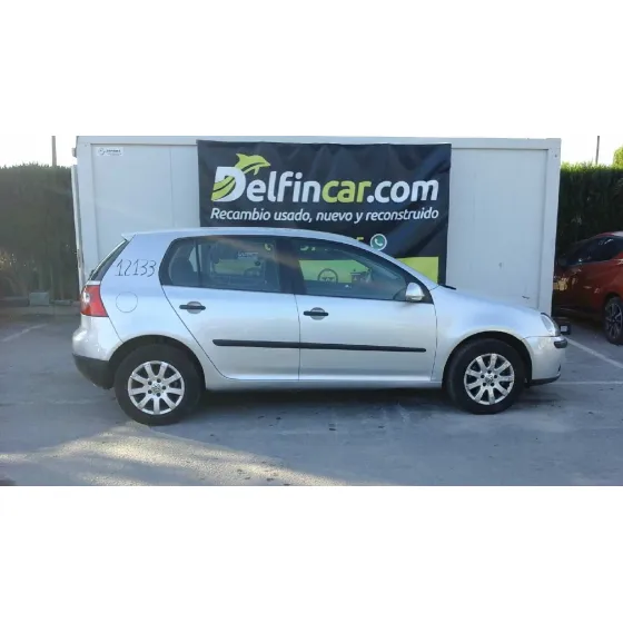 VOLKSWAGEN GOLF V BERLINA (1K1) '2004 TRENDLINE GRIS PLATA