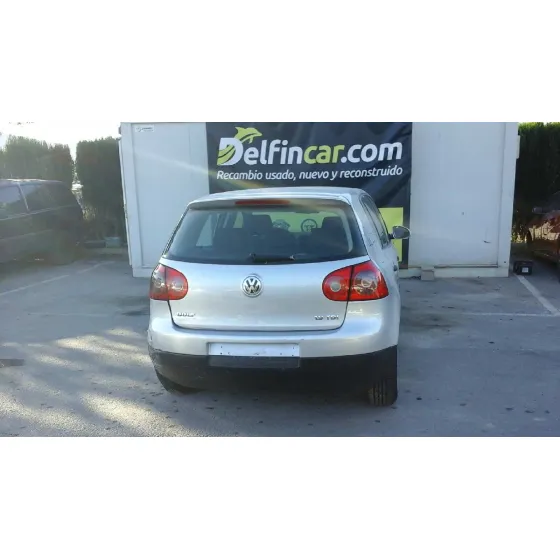 VOLKSWAGEN GOLF V BERLINA (1K1) '2004 TRENDLINE GRIS PLATA