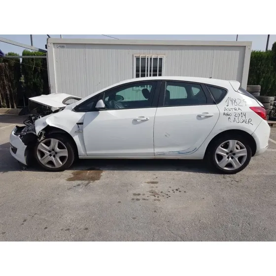 OPEL ASTRA J LIM. '2014 COSMO BLANCO