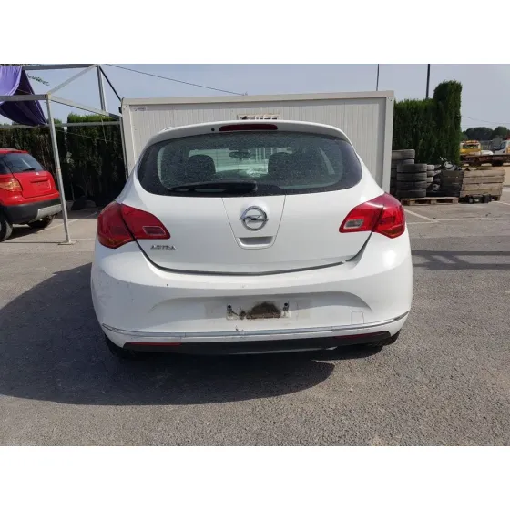 OPEL ASTRA J LIM. '2014 COSMO BLANCO