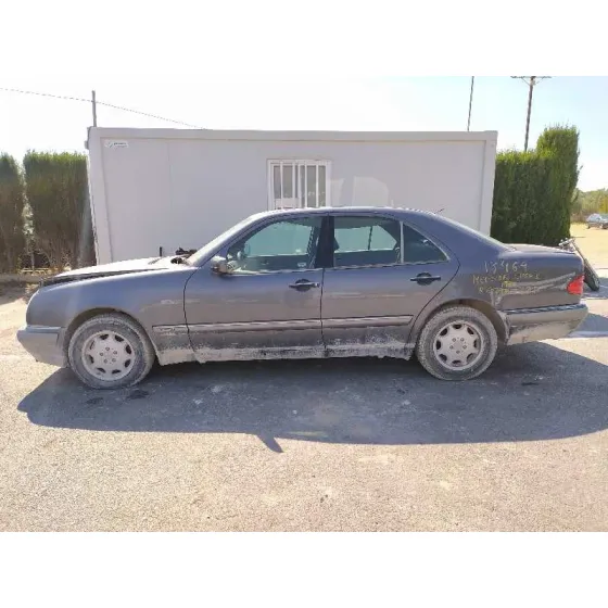 MERCEDES CLASE E (W210) BERLINA DIESEL '1997 290 TURBODIESEL (210.017) GRIS