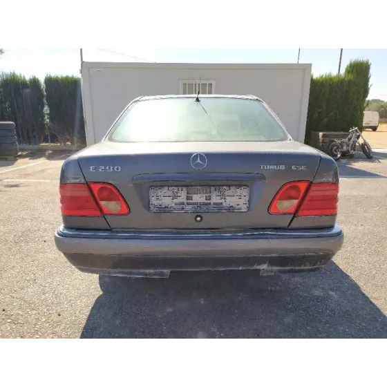 MERCEDES CLASE E (W210) BERLINA DIESEL '1997 290 TURBODIESEL (210.017) GRIS