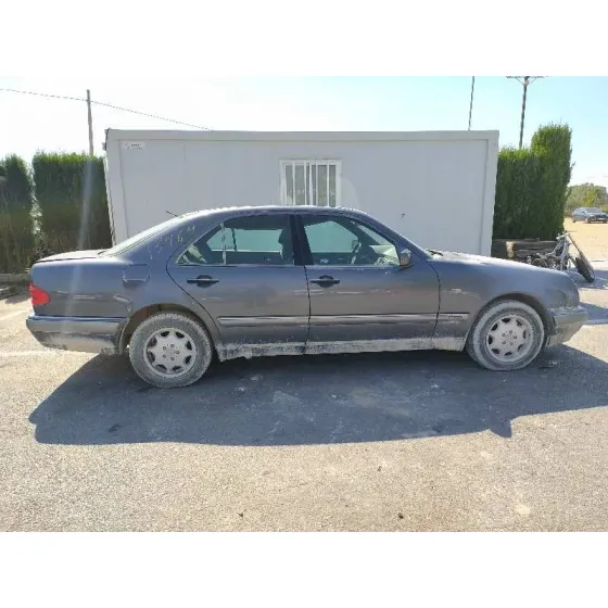 MERCEDES CLASE E (W210) BERLINA DIESEL '1997 290 TURBODIESEL (210.017) GRIS