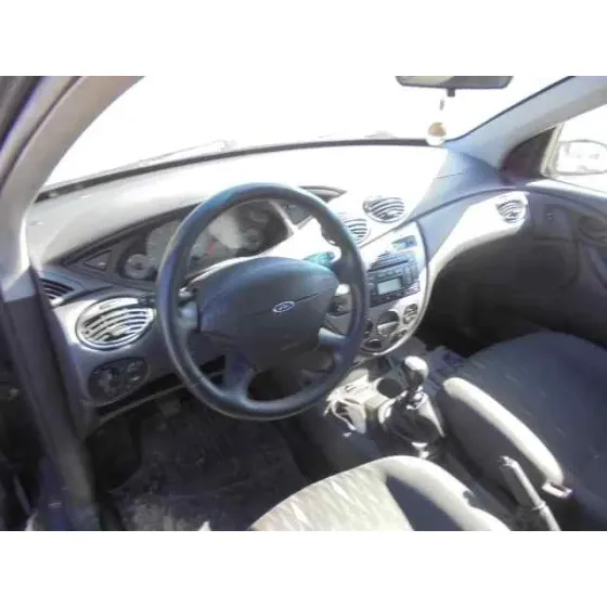 FORD FOCUS BERLINA (CAK) '2002 GHIA AZUL