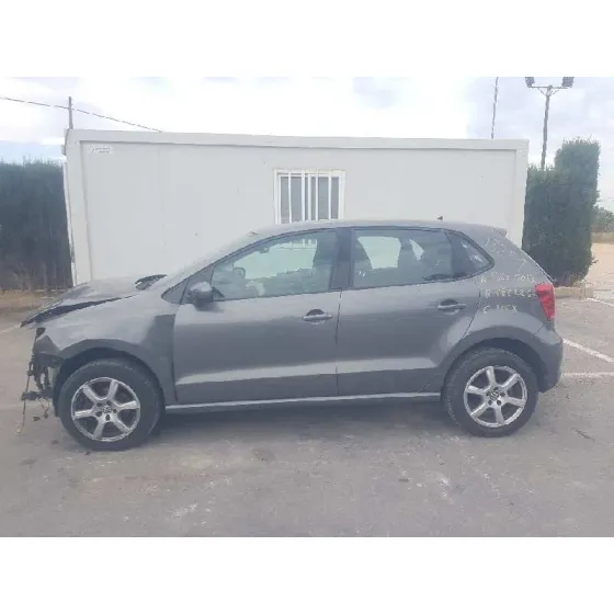 VOLKSWAGEN POLO (6R1) '2013 ADVANCE GRIS