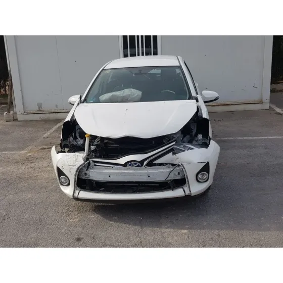 TOYOTA YARIS '2015 HSD ACTIVE BLANCO