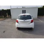 TOYOTA YARIS '2015 HSD ACTIVE BLANCO