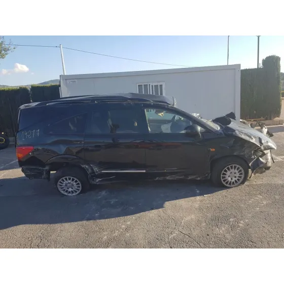 SSANGYONG RODIUS '2012 XDI NEGRO