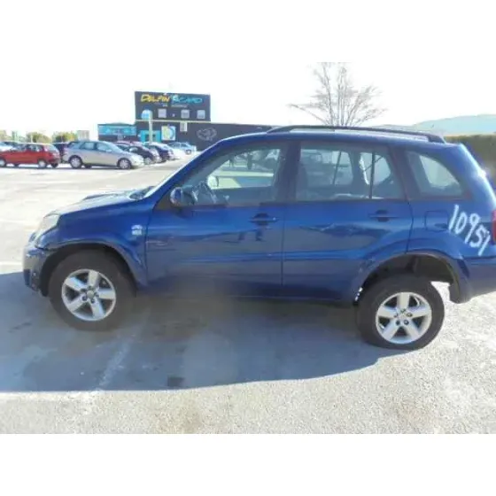 TOYOTA RAV 4 (A2) '2004 2.0 D-4D EXECUTIVE 4X4 (2003->) AZUL