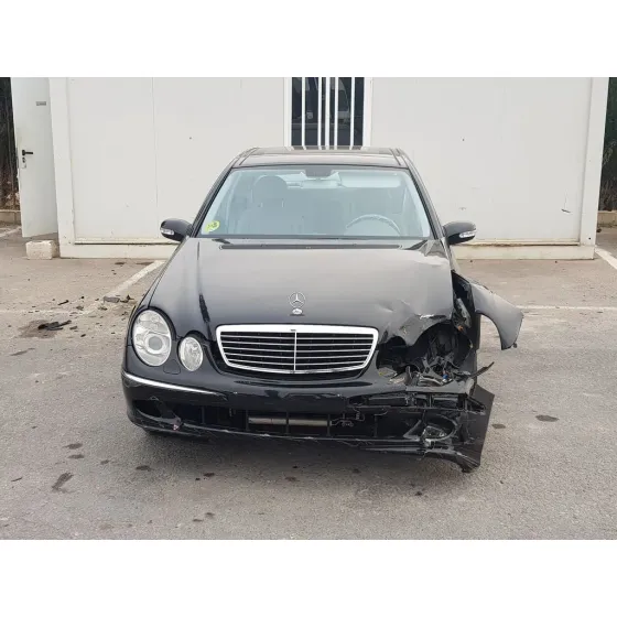 MERCEDES CLASE E (W211) BERLINA '2004 E 240 (211.061) NEGRO