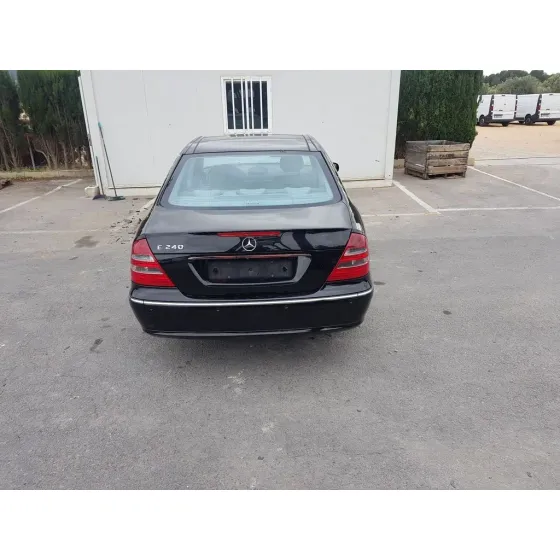 MERCEDES CLASE E (W211) BERLINA '2004 E 240 (211.061) NEGRO