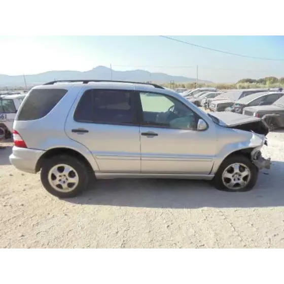 MERCEDES CLASE M (W163) '2004 270 CDI (163.113) GRIS