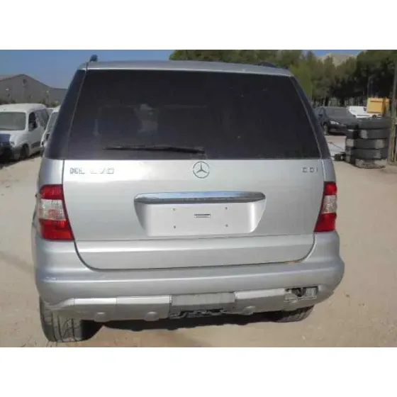 MERCEDES CLASE M (W163) '2004 270 CDI (163.113) GRIS