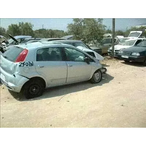 FIAT GRANDE PUNTO (199) '2005 1.4 CAT GRIS