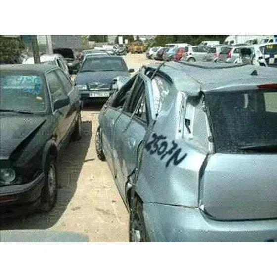 FIAT GRANDE PUNTO (199) '2005 1.4 CAT GRIS