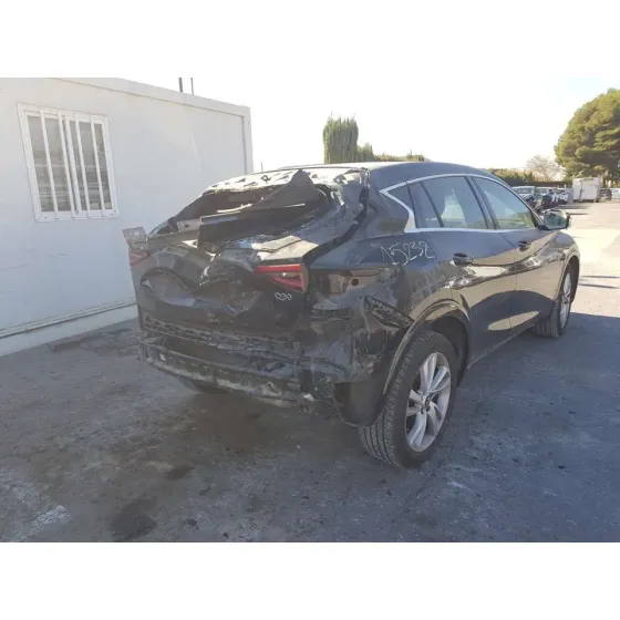 INFINITI Q30 '2018 1.5D NEGRO